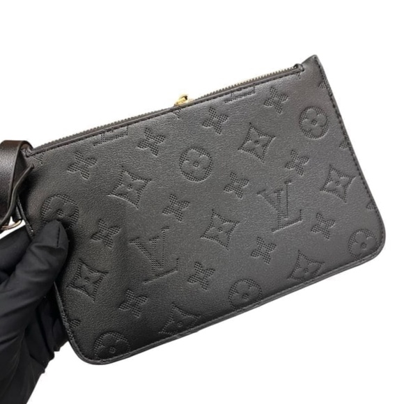 Louis Vuitton Small Bag - Picture 4 of 8